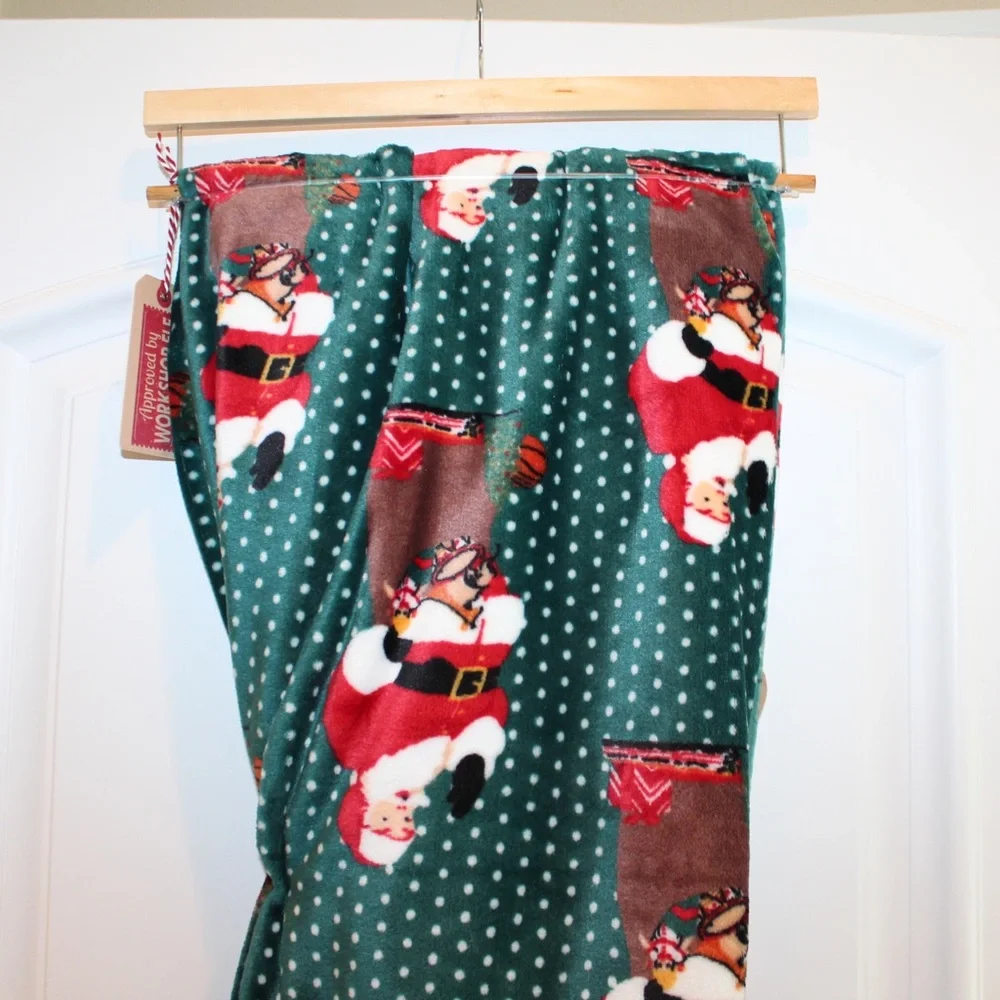 Santa Claus plush throw (60” x 70”) (NWT)